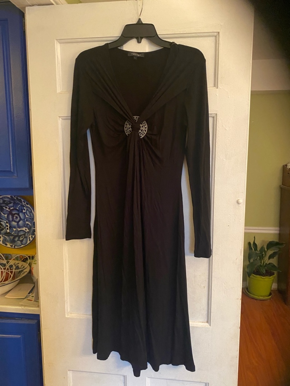 Vertigo Paris Black Long-Sleeve V-Neck Midi Dress with Decorative Brooch